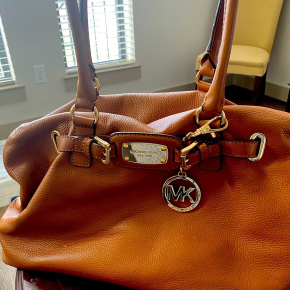 Large Michael Kors travel bag; gently used; great condition - Picture 1 of 2
